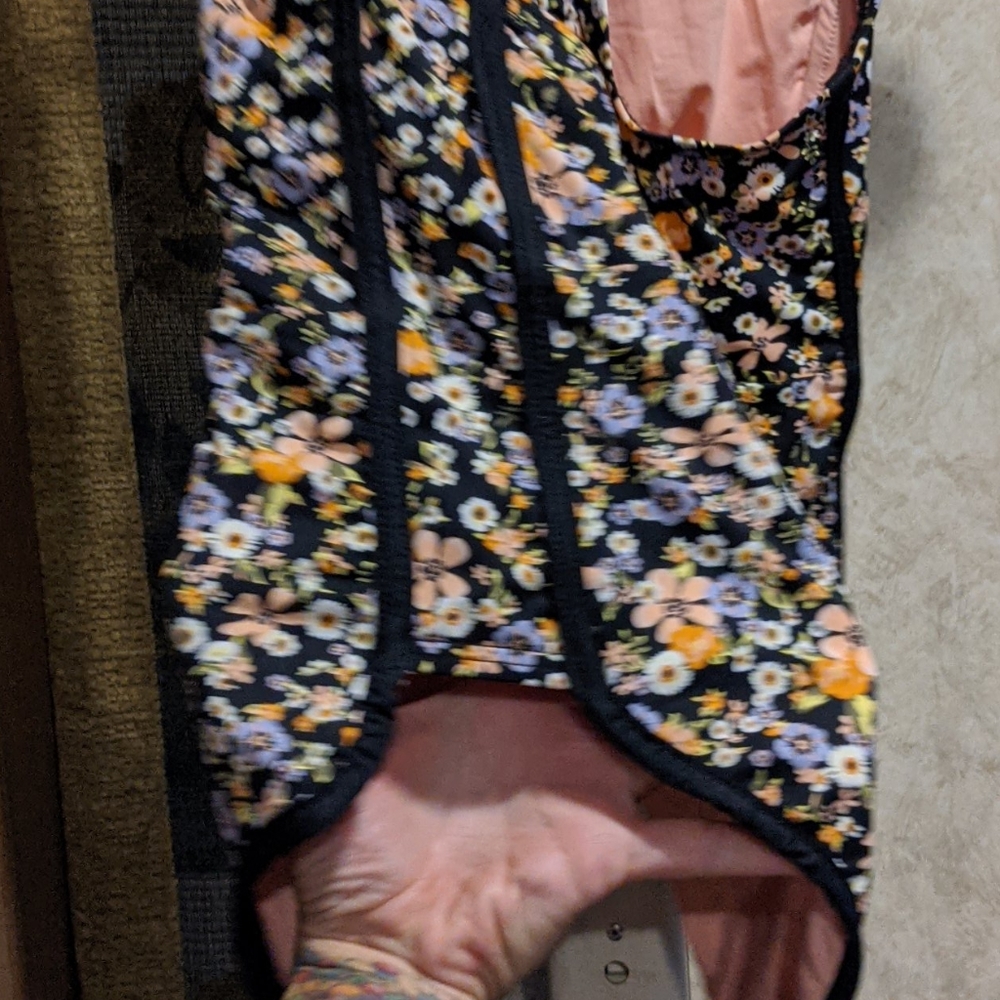 New🖤BCBGeneration One Piece Floral Swimsuit - Picture 7 of 7